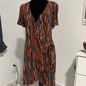 Vestido cruzado mangas cortas